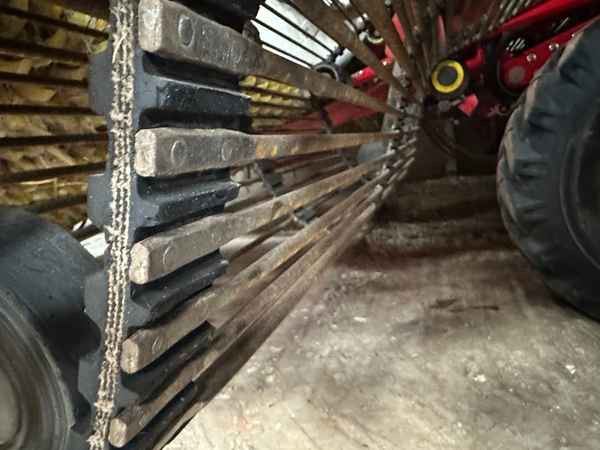 Grimme CS 150 RotaPower - Kombajn za krumpir: slika Grimme CS 150 RotaPower - Kombajn za krumpir Grimme CS 150 RotaPower - Kombajn za krumpir: slika Grimme CS 150 RotaPower - Kombajn za krumpir