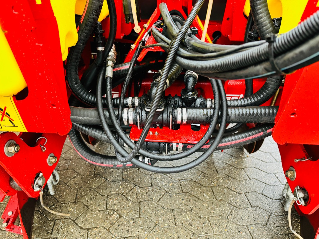 Grimme FA-200 TS-420 - Kombajn: slika Grimme FA-200 TS-420 - Kombajn Grimme FA-200 TS-420 - Kombajn: slika Grimme FA-200 TS-420 - Kombajn