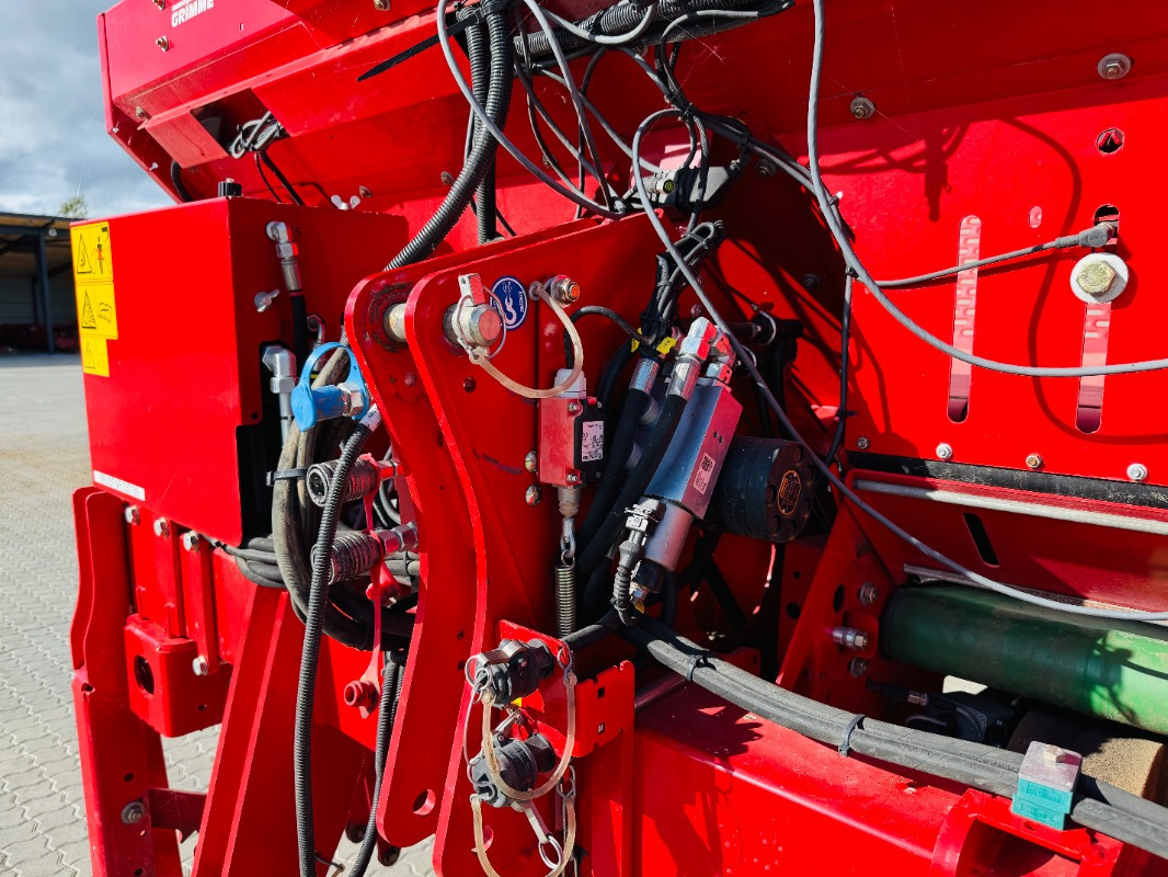Grimme GB-215 - Kombajn: slika Grimme GB-215 - Kombajn Grimme GB-215 - Kombajn: slika Grimme GB-215 - Kombajn