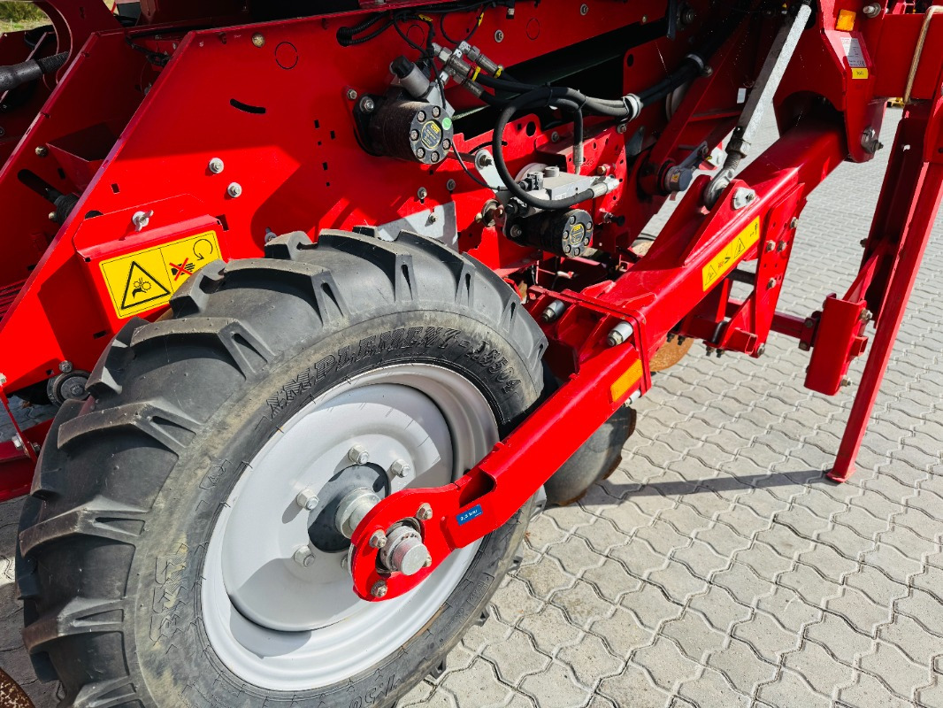 Grimme GB-215 - Kombajn: slika Grimme GB-215 - Kombajn Grimme GB-215 - Kombajn: slika Grimme GB-215 - Kombajn