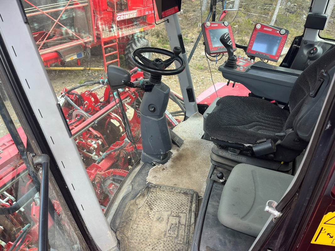 Grimme MAXTRON 620 II - Kombajn: slika Grimme MAXTRON 620 II - Kombajn Grimme MAXTRON 620 II - Kombajn: slika Grimme MAXTRON 620 II - Kombajn