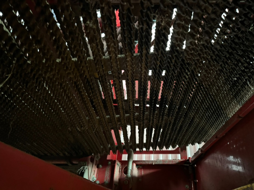 Grimme SE-150-60-UB XXL - Kombajn za krumpir: slika Grimme SE-150-60-UB XXL - Kombajn za krumpir Grimme SE-150-60-UB XXL - Kombajn za krumpir: slika Grimme SE-150-60-UB XXL - Kombajn za krumpir