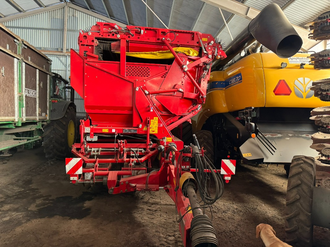 Grimme SE-150-60-UB XXL - Kombajn za krumpir: slika Grimme SE-150-60-UB XXL - Kombajn za krumpir Grimme SE-150-60-UB XXL - Kombajn za krumpir: slika Grimme SE-150-60-UB XXL - Kombajn za krumpir