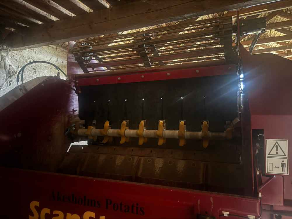Scanstone 4215 WDH - Kombajn za krumpir: slika Scanstone 4215 WDH - Kombajn za krumpir Scanstone 4215 WDH - Kombajn za krumpir: slika Scanstone 4215 WDH - Kombajn za krumpir