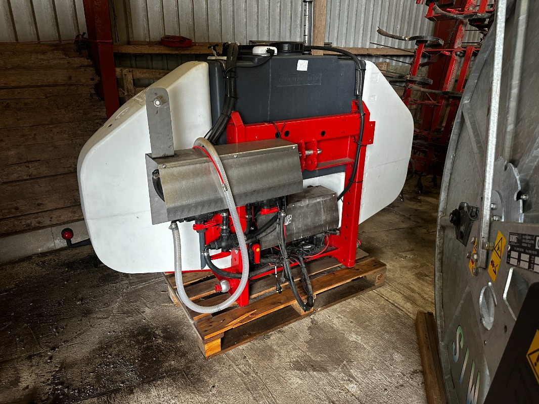 Tecno Engeneering Tecnospra Front tank 600 - Kombajn za krumpir: slika Tecno Engeneering Tecnospra Front tank 600 - Kombajn za krumpir Tecno Engeneering Tecnospra Front tank 600 - Kombajn za krumpir: slika Tecno Engeneering Tecnospra Front tank 600 - Kombajn za krumpir