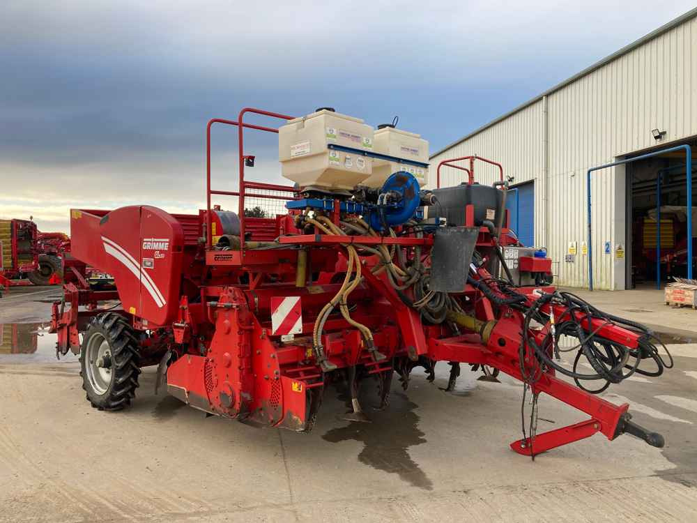 Grimme Grimme GL 430, 4 Row, Tilla/Cup Potato Planter combination - Kombajn: slika Grimme Grimme GL 430, 4 Row, Tilla/Cup Potato Planter combination - Kombajn Grimme Grimme GL 430, 4 Row, Tilla/Cup Potato Planter combination - Kombajn: slika Grimme Grimme GL 430, 4 Row, Tilla/Cup Potato Planter combination - Kombajn