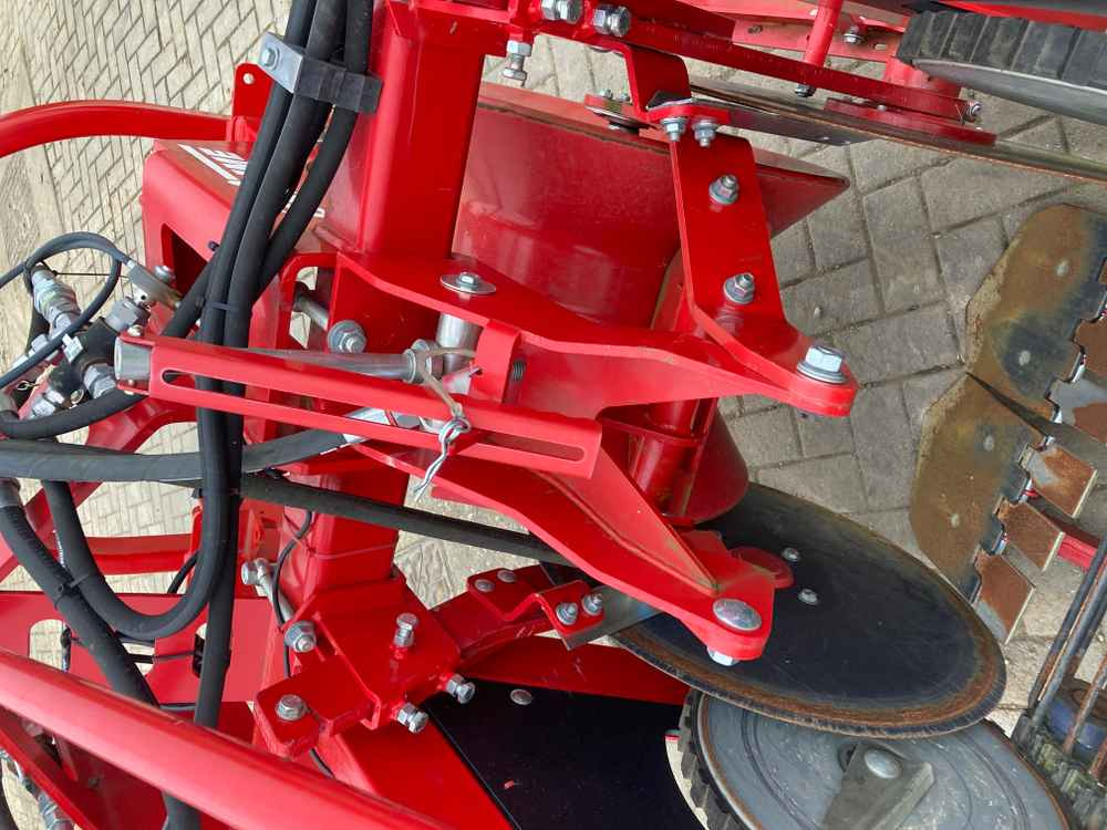 Grimme Grimme WH100 Single Row Potato Windrower - Kombajn: slika Grimme Grimme WH100 Single Row Potato Windrower - Kombajn Grimme Grimme WH100 Single Row Potato Windrower - Kombajn: slika Grimme Grimme WH100 Single Row Potato Windrower - Kombajn