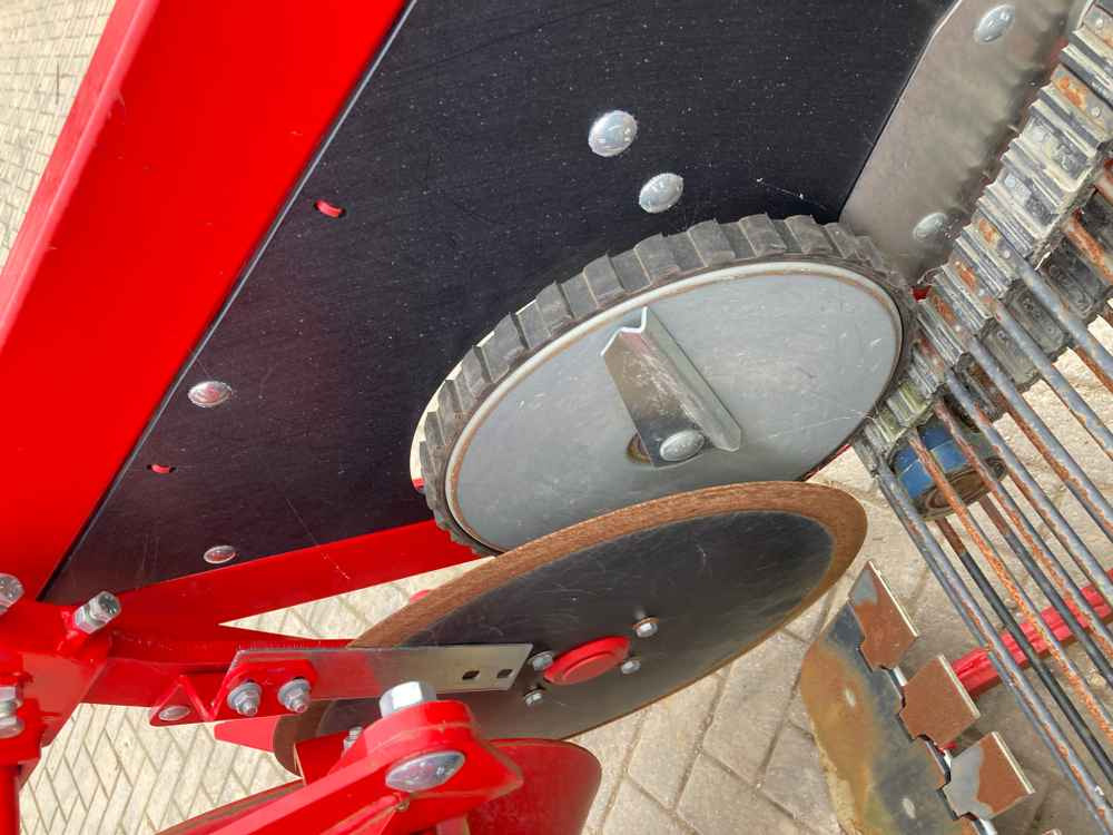 Grimme Grimme WH100 Single Row Potato Windrower - Kombajn: slika Grimme Grimme WH100 Single Row Potato Windrower - Kombajn Grimme Grimme WH100 Single Row Potato Windrower - Kombajn: slika Grimme Grimme WH100 Single Row Potato Windrower - Kombajn