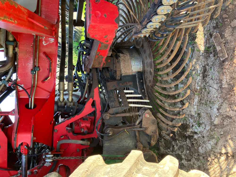 Holmer Holmer T4-40 Self-Propelled Sugarbeet Harvester - Oprema za obradu tla: slika Holmer Holmer T4-40 Self-Propelled Sugarbeet Harvester - Oprema za obradu tla Holmer Holmer T4-40 Self-Propelled Sugarbeet Harvester - Oprema za obradu tla: slika Holmer Holmer T4-40 Self-Propelled Sugarbeet Harvester - Oprema za obradu tla