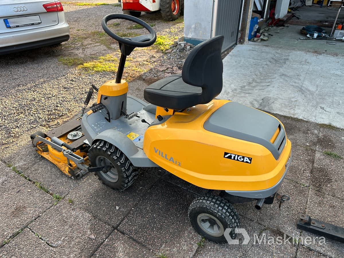 Åkgräsklippare Stiga Villa 12 med tillbehör - Vrtna kosilica: slika Åkgräsklippare Stiga Villa 12 med tillbehör - Vrtna kosilica Åkgräsklippare Stiga Villa 12 med tillbehör - Vrtna kosilica: slika Åkgräsklippare Stiga Villa 12 med tillbehör - Vrtna kosilica