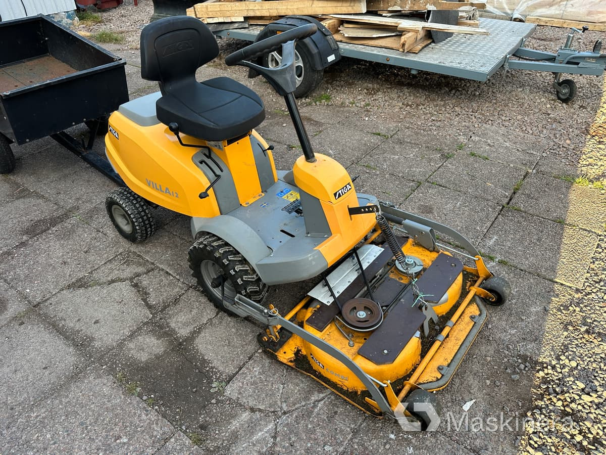 Åkgräsklippare Stiga Villa 12 med tillbehör - Vrtna kosilica: slika Åkgräsklippare Stiga Villa 12 med tillbehör - Vrtna kosilica Åkgräsklippare Stiga Villa 12 med tillbehör - Vrtna kosilica: slika Åkgräsklippare Stiga Villa 12 med tillbehör - Vrtna kosilica