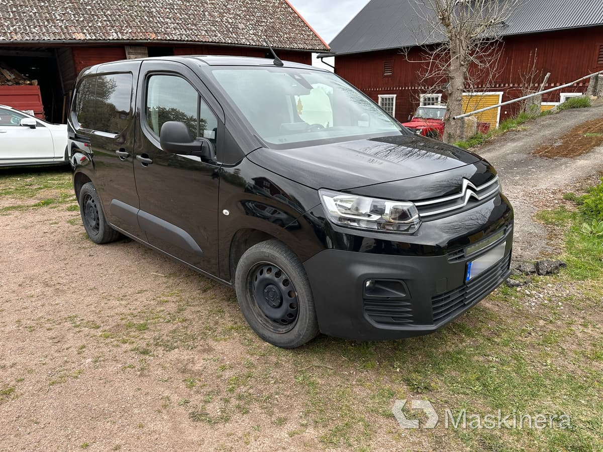 Arbetsbil Citroën Berlingo 1.2 PureTech Aut - Mali kombi: slika Arbetsbil Citroën Berlingo 1.2 PureTech Aut - Mali kombi Arbetsbil Citroën Berlingo 1.2 PureTech Aut - Mali kombi: slika Arbetsbil Citroën Berlingo 1.2 PureTech Aut - Mali kombi