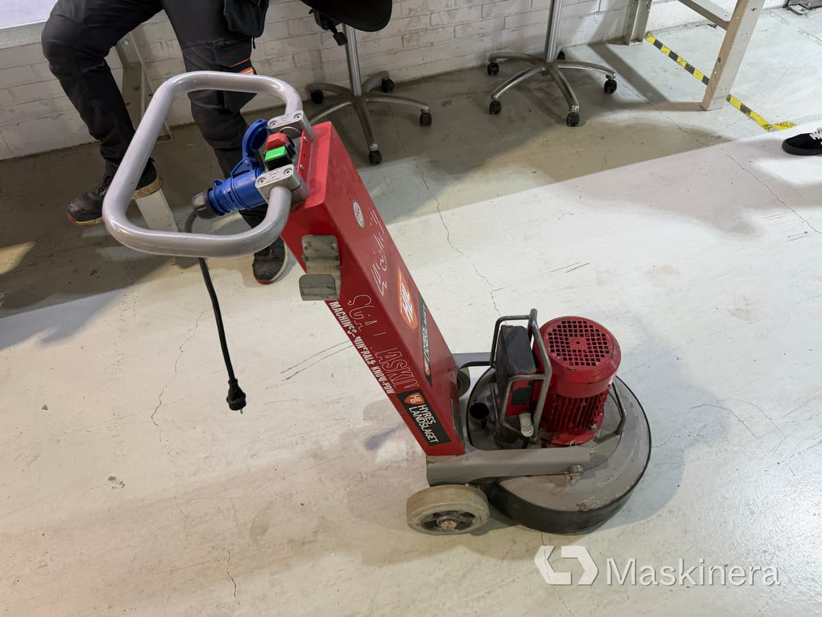 Betongslip Scanmaskin Scan Combiflex 450 - Građevinska oprema: slika Betongslip Scanmaskin Scan Combiflex 450 - Građevinska oprema Betongslip Scanmaskin Scan Combiflex 450 - Građevinska oprema: slika Betongslip Scanmaskin Scan Combiflex 450 - Građevinska oprema