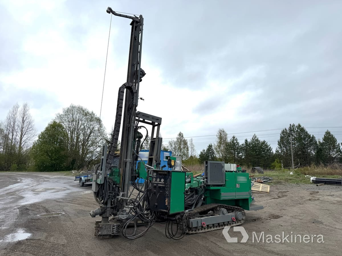 Borrvagn Gemsa Gemrock 45 S - Platforma za bušenje: slika Borrvagn Gemsa Gemrock 45 S - Platforma za bušenje Borrvagn Gemsa Gemrock 45 S - Platforma za bušenje: slika Borrvagn Gemsa Gemrock 45 S - Platforma za bušenje