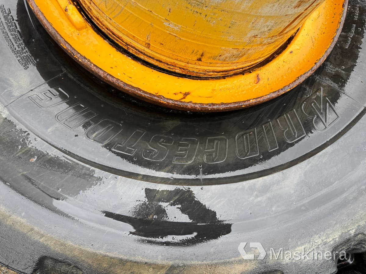 Däck Bridgestone 26.5R25 - Kompletan kotač za Građevinski strojevi: slika Däck Bridgestone 26.5R25 - Kompletan kotač za Građevinski strojevi Däck Bridgestone 26.5R25 - Kompletan kotač za Građevinski strojevi: slika Däck Bridgestone 26.5R25 - Kompletan kotač za Građevinski strojevi