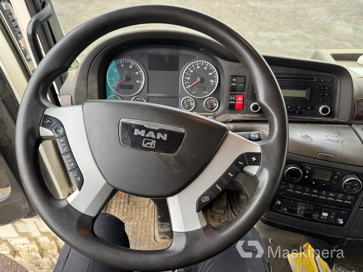 Kamion-šasija Dragbil Man TGX 26.440 6X4 BL: slika Kamion-šasija Dragbil Man TGX 26.440 6X4 BL