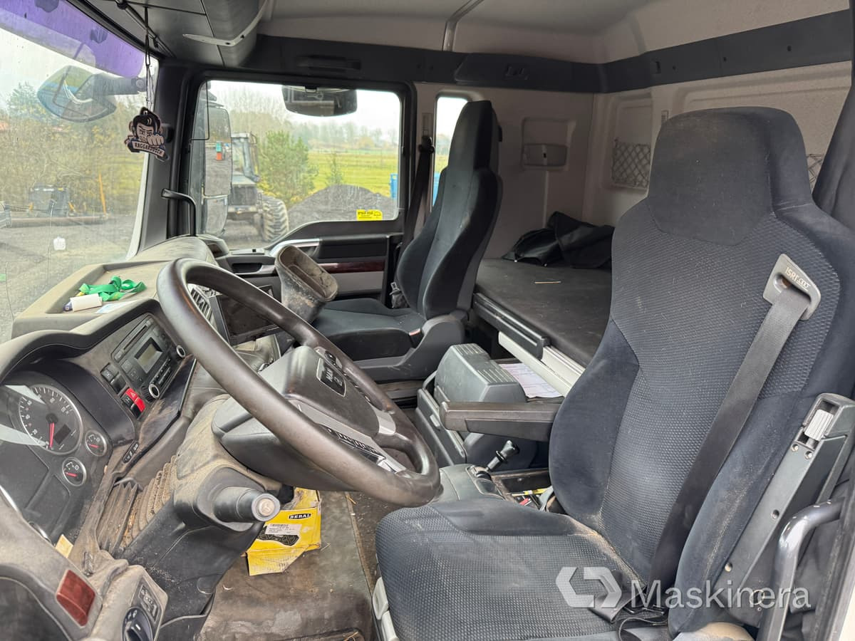 Kamion-šasija Dragbil Man TGX 26.440 6X4 BL: slika Kamion-šasija Dragbil Man TGX 26.440 6X4 BL