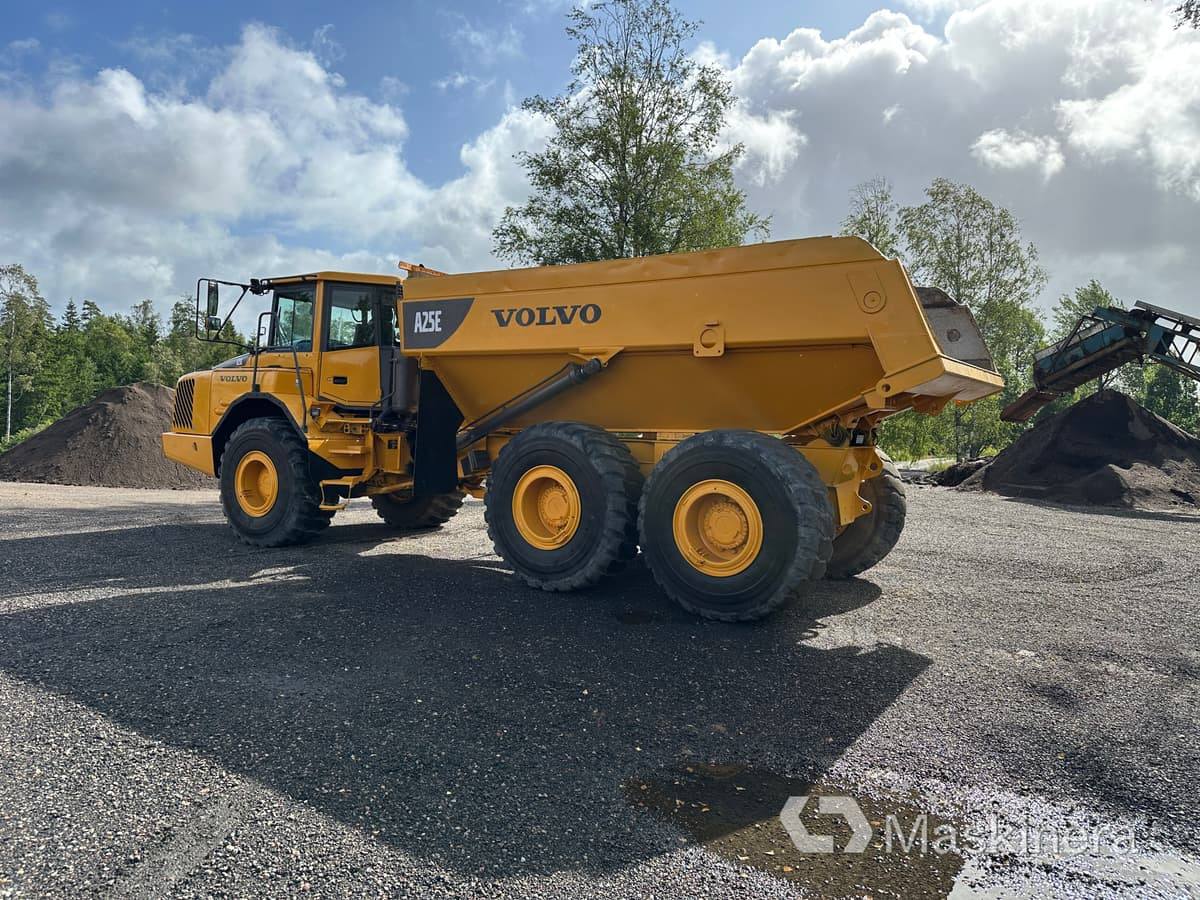 Dumper Volvo A25E 6x6 - Zglobni istovarivač: slika Dumper Volvo A25E 6x6 - Zglobni istovarivač Dumper Volvo A25E 6x6 - Zglobni istovarivač: slika Dumper Volvo A25E 6x6 - Zglobni istovarivač