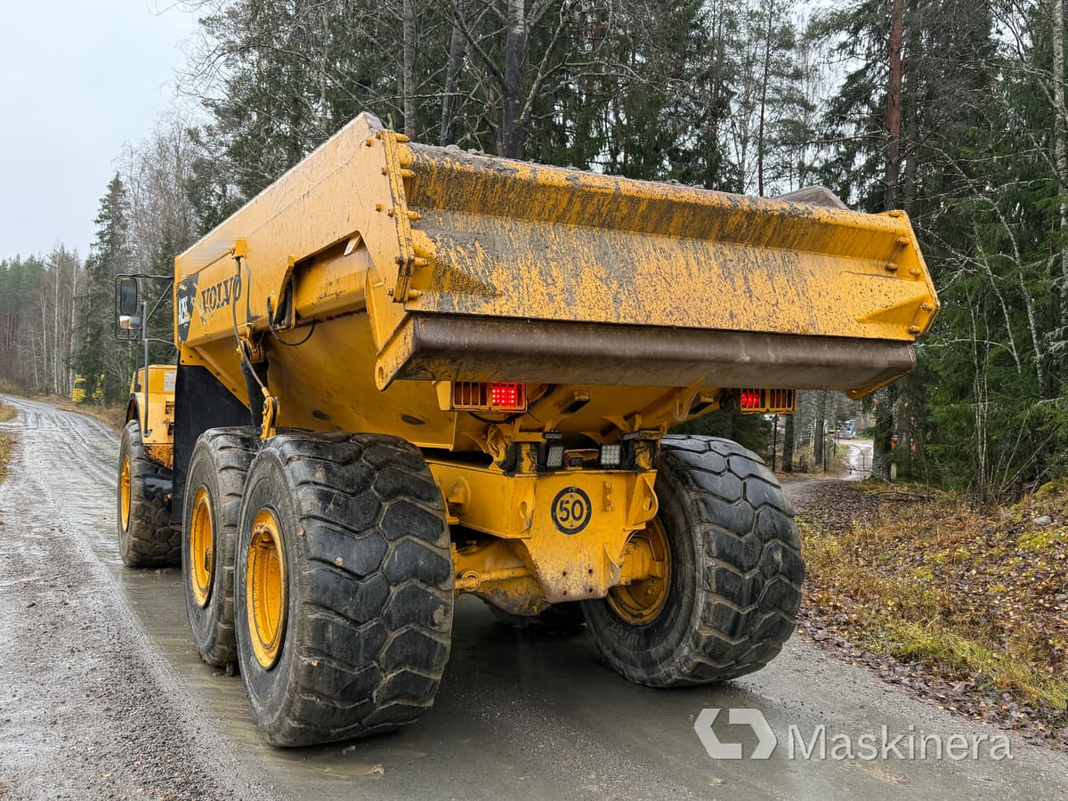 Dumper Volvo A25E 6x6 - Zglobni istovarivač: slika Dumper Volvo A25E 6x6 - Zglobni istovarivač Dumper Volvo A25E 6x6 - Zglobni istovarivač: slika Dumper Volvo A25E 6x6 - Zglobni istovarivač