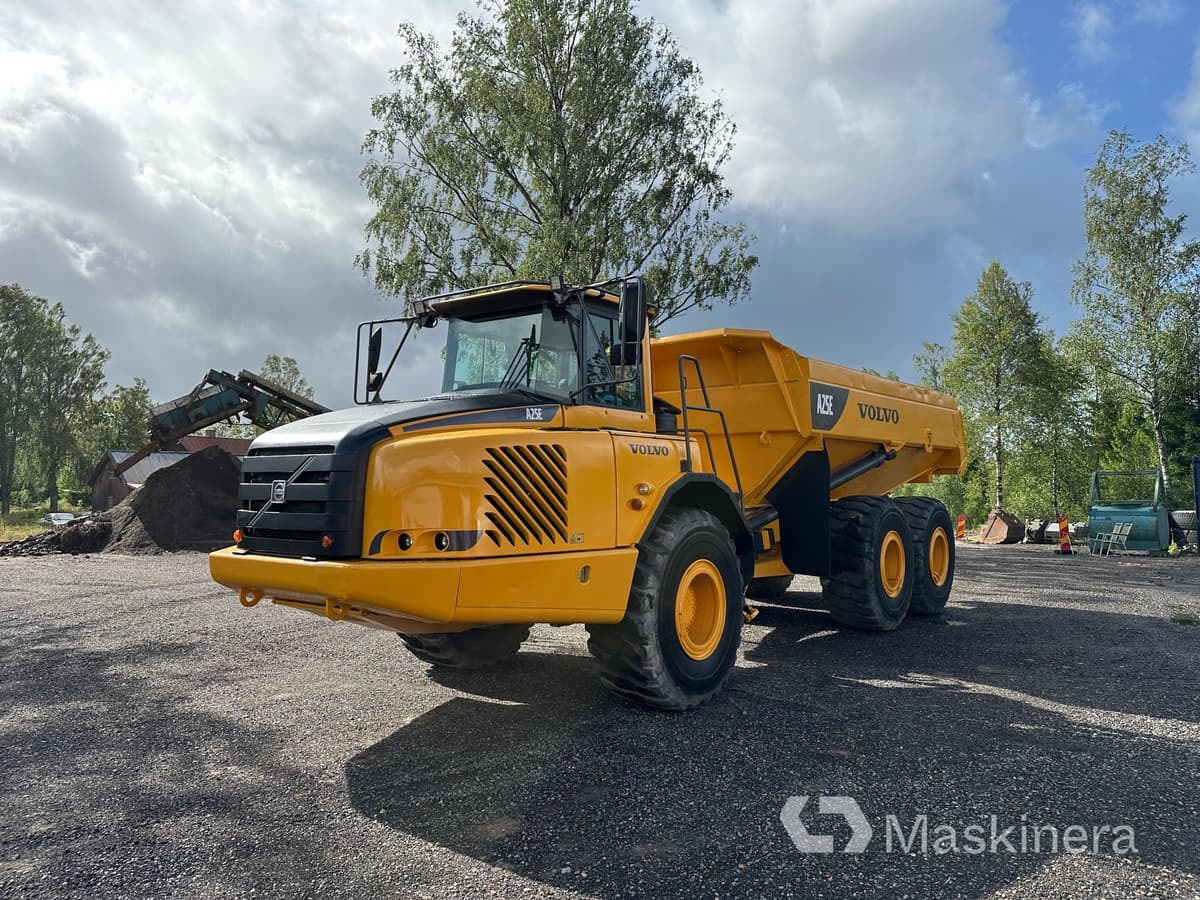 Dumper Volvo A25E 6x6 - Zglobni istovarivač: slika Dumper Volvo A25E 6x6 - Zglobni istovarivač Dumper Volvo A25E 6x6 - Zglobni istovarivač: slika Dumper Volvo A25E 6x6 - Zglobni istovarivač