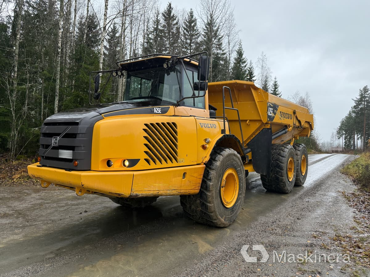 Dumper Volvo A25E 6x6 - Zglobni istovarivač: slika Dumper Volvo A25E 6x6 - Zglobni istovarivač Dumper Volvo A25E 6x6 - Zglobni istovarivač: slika Dumper Volvo A25E 6x6 - Zglobni istovarivač