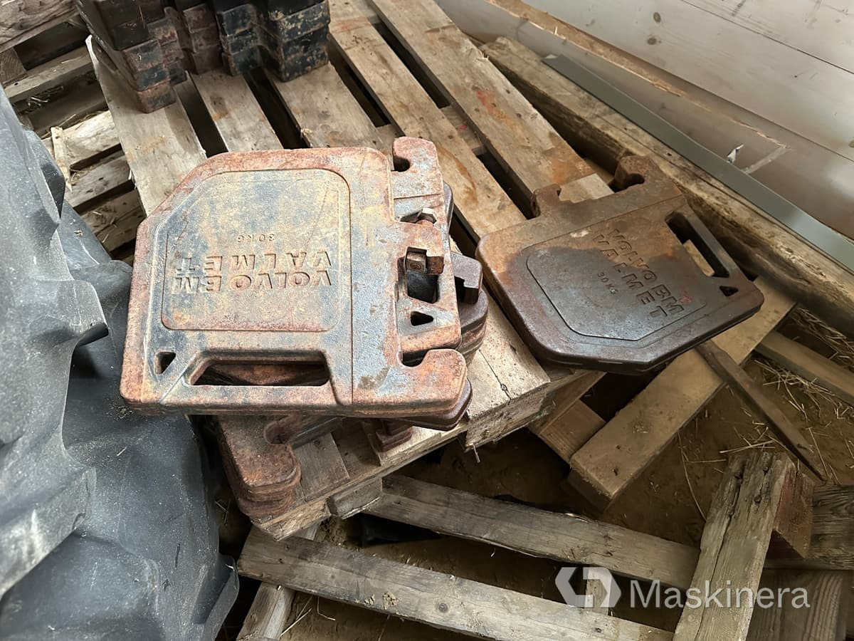 Frontvikter 7 st 30 kg Volvo BM Valvet - Protuuteg: slika Frontvikter 7 st 30 kg Volvo BM Valvet - Protuuteg Frontvikter 7 st 30 kg Volvo BM Valvet - Protuuteg: slika Frontvikter 7 st 30 kg Volvo BM Valvet - Protuuteg