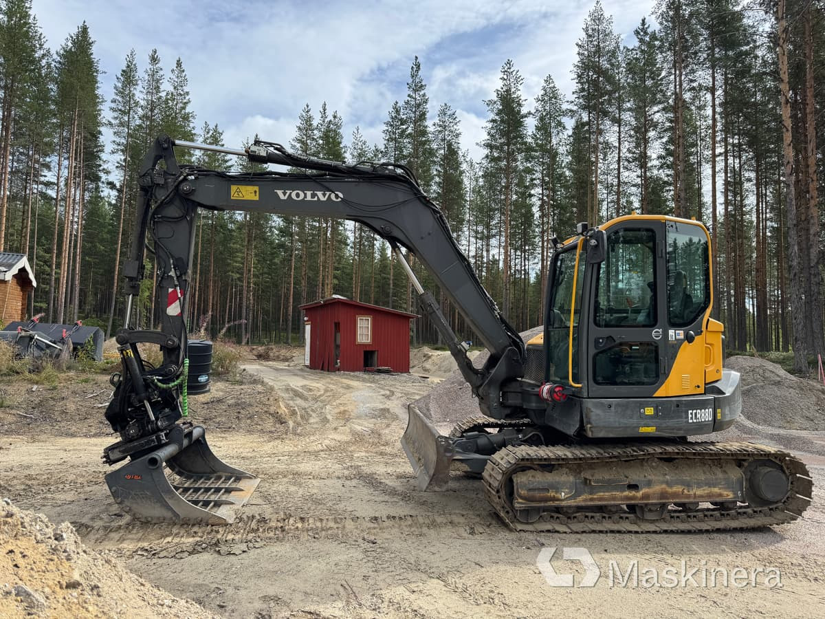Grävmaskin Volvo ECR88D med tillbehör - Bager gusjeničar: slika Grävmaskin Volvo ECR88D med tillbehör - Bager gusjeničar Grävmaskin Volvo ECR88D med tillbehör - Bager gusjeničar: slika Grävmaskin Volvo ECR88D med tillbehör - Bager gusjeničar