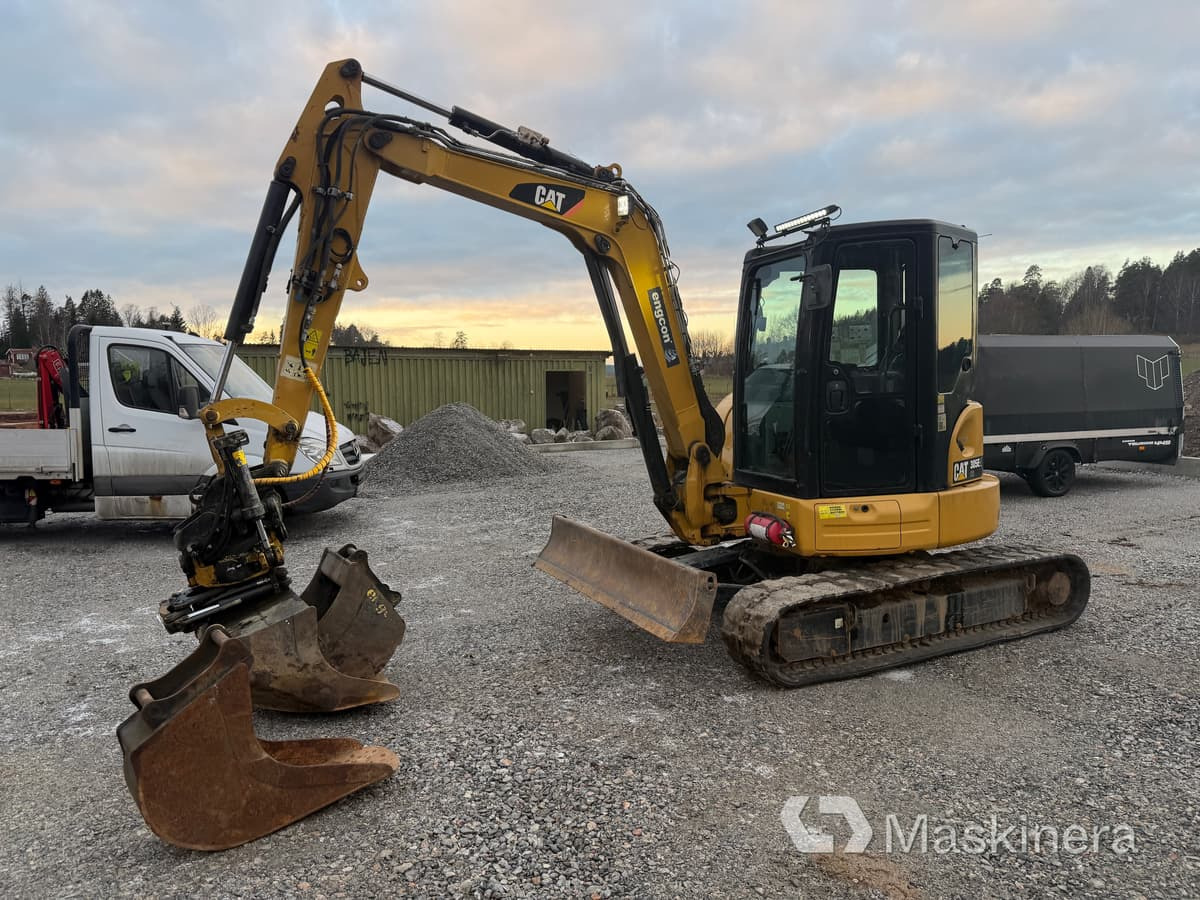 Grävmaskin CAT 305E2 CR med tillbehör - Bager gusjeničar: slika Grävmaskin CAT 305E2 CR med tillbehör - Bager gusjeničar Grävmaskin CAT 305E2 CR med tillbehör - Bager gusjeničar: slika Grävmaskin CAT 305E2 CR med tillbehör - Bager gusjeničar