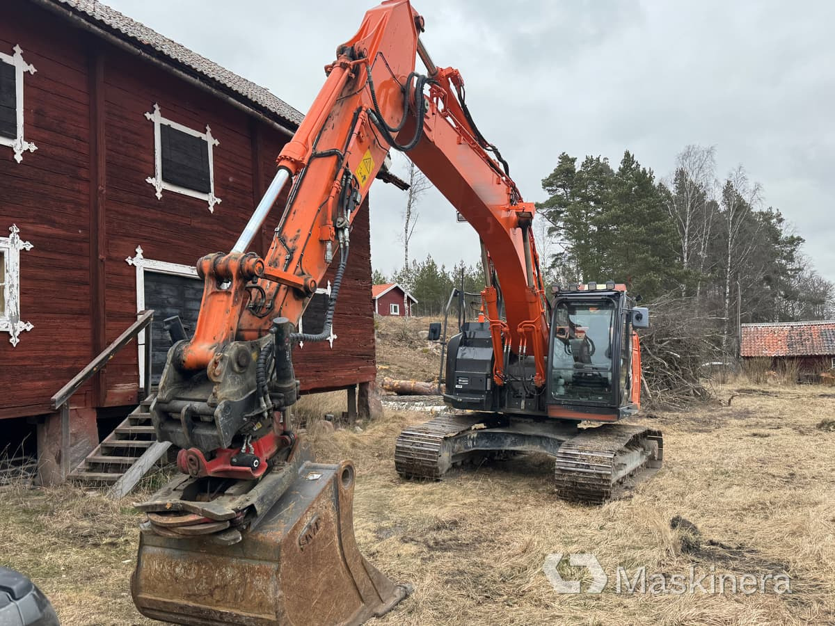 Grävmaskin Hitachi ZX225USLC-5B med redskap - Bager gusjeničar: slika Grävmaskin Hitachi ZX225USLC-5B med redskap - Bager gusjeničar Grävmaskin Hitachi ZX225USLC-5B med redskap - Bager gusjeničar: slika Grävmaskin Hitachi ZX225USLC-5B med redskap - Bager gusjeničar