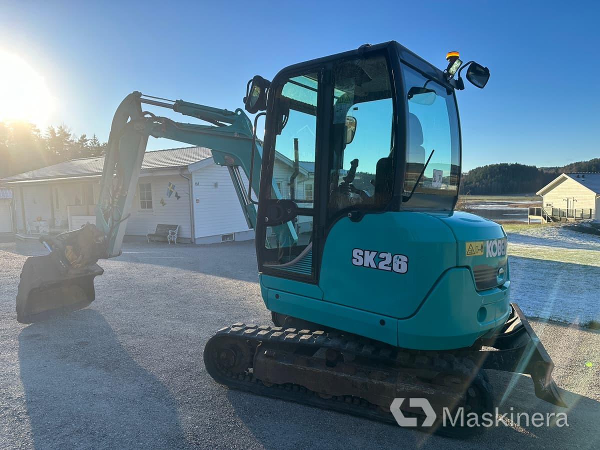 Grävmaskin Kobelco SK26 - Bager gusjeničar: slika Grävmaskin Kobelco SK26 - Bager gusjeničar Grävmaskin Kobelco SK26 - Bager gusjeničar: slika Grävmaskin Kobelco SK26 - Bager gusjeničar