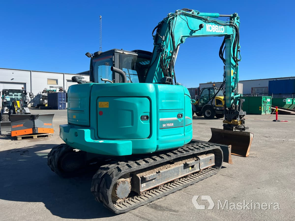 Grävmaskin Kobelco SK75SR-3E - Bager gusjeničar: slika Grävmaskin Kobelco SK75SR-3E - Bager gusjeničar Grävmaskin Kobelco SK75SR-3E - Bager gusjeničar: slika Grävmaskin Kobelco SK75SR-3E - Bager gusjeničar