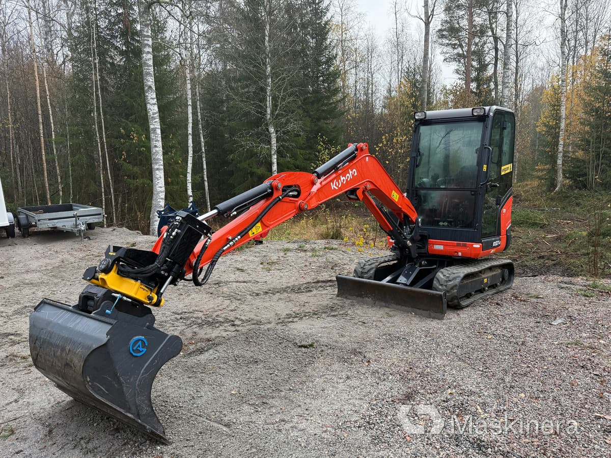 Grävmaskin Kubota KX027-4 med flera redskap - Bager gusjeničar: slika Grävmaskin Kubota KX027-4 med flera redskap - Bager gusjeničar Grävmaskin Kubota KX027-4 med flera redskap - Bager gusjeničar: slika Grävmaskin Kubota KX027-4 med flera redskap - Bager gusjeničar