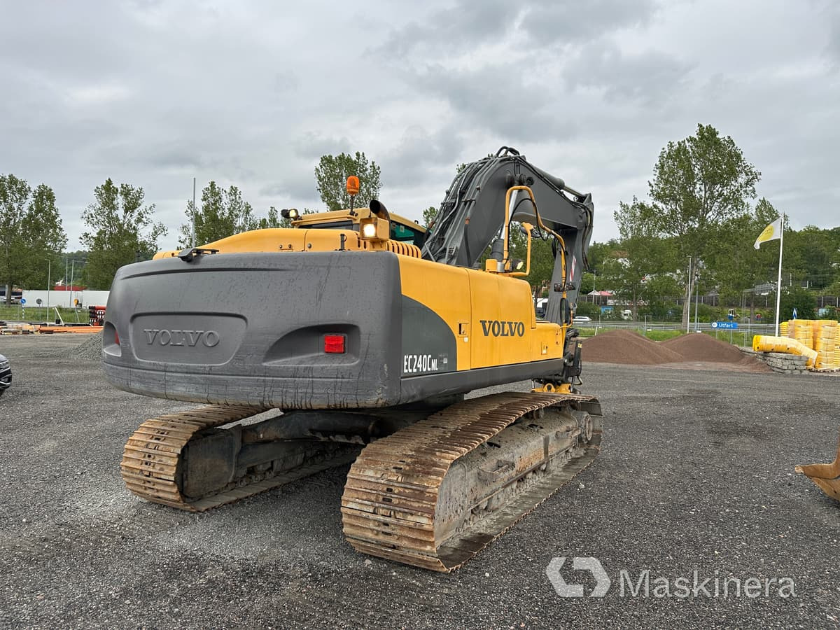 Grävmaskin Volvo EC240 CNL - Bager gusjeničar: slika Grävmaskin Volvo EC240 CNL - Bager gusjeničar Grävmaskin Volvo EC240 CNL - Bager gusjeničar: slika Grävmaskin Volvo EC240 CNL - Bager gusjeničar