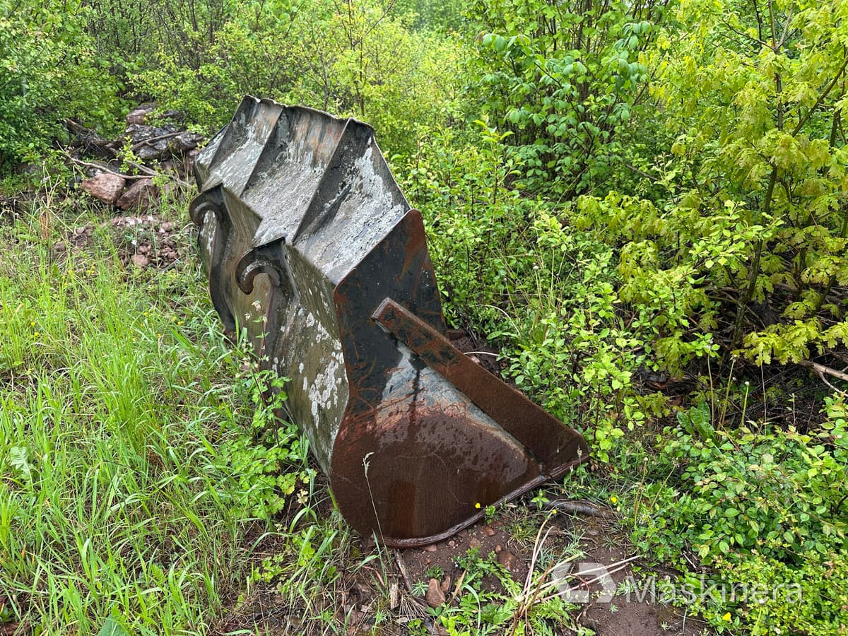 Grusskopa Volvo Stora BM - Utovarna korpa: slika Grusskopa Volvo Stora BM - Utovarna korpa Grusskopa Volvo Stora BM - Utovarna korpa: slika Grusskopa Volvo Stora BM - Utovarna korpa