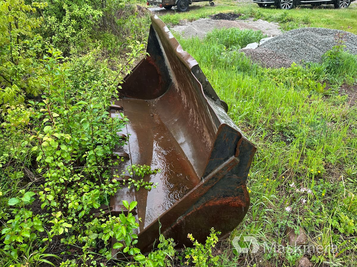 Grusskopa Volvo Stora BM - Utovarna korpa: slika Grusskopa Volvo Stora BM - Utovarna korpa Grusskopa Volvo Stora BM - Utovarna korpa: slika Grusskopa Volvo Stora BM - Utovarna korpa