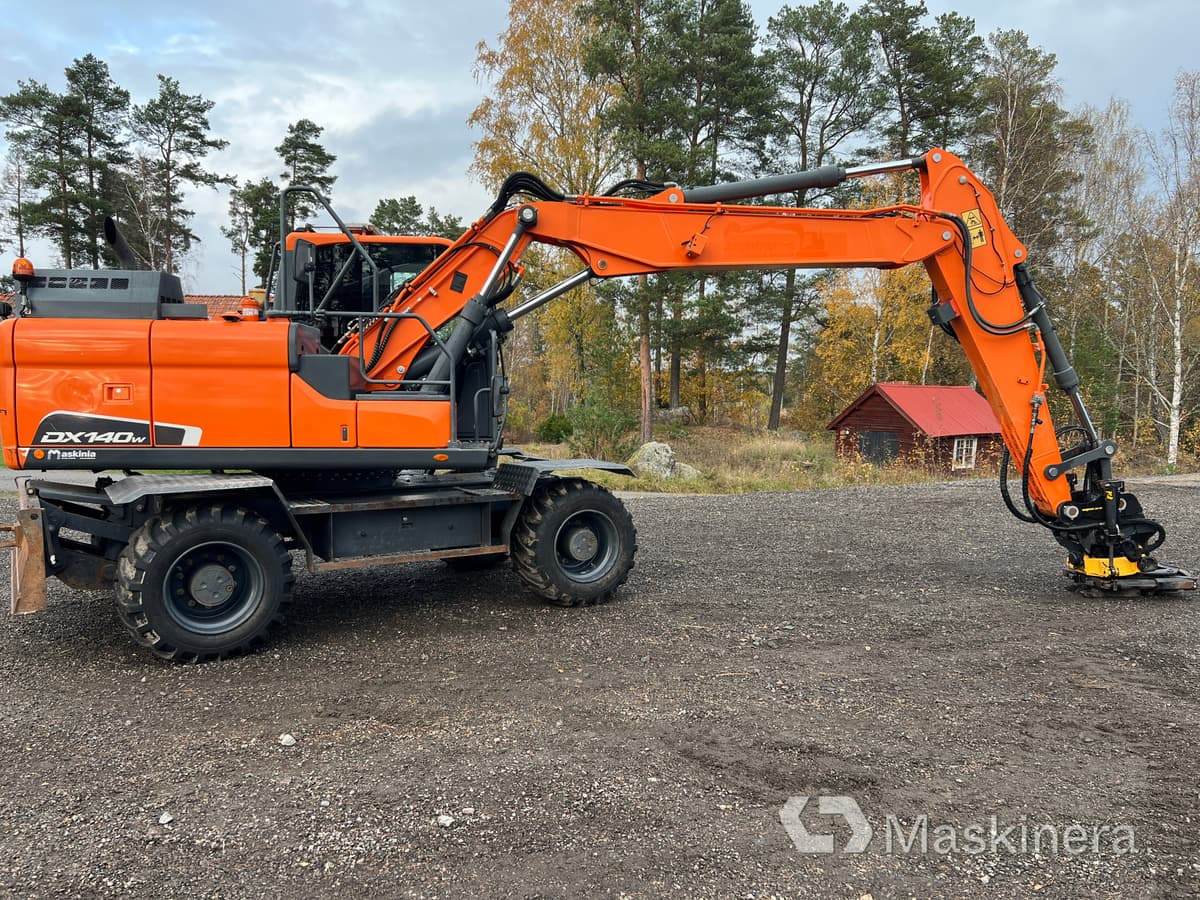 Hjulgrävare Doosan DX140-5 - Bager gusjeničar: slika Hjulgrävare Doosan DX140-5 - Bager gusjeničar Hjulgrävare Doosan DX140-5 - Bager gusjeničar: slika Hjulgrävare Doosan DX140-5 - Bager gusjeničar