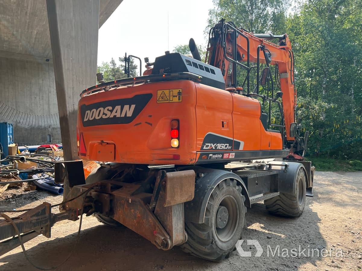 Hjulgrävare Doosan DX160W med tillbehör - Bager gusjeničar: slika Hjulgrävare Doosan DX160W med tillbehör - Bager gusjeničar Hjulgrävare Doosan DX160W med tillbehör - Bager gusjeničar: slika Hjulgrävare Doosan DX160W med tillbehör - Bager gusjeničar