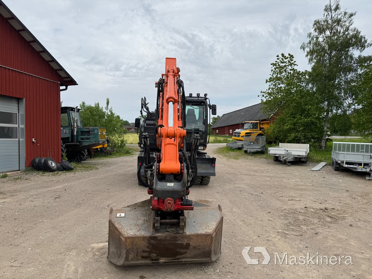 Hjulgrävare Hitachi Zaxis 140W med redskap - Bager gusjeničar: slika Hjulgrävare Hitachi Zaxis 140W med redskap - Bager gusjeničar Hjulgrävare Hitachi Zaxis 140W med redskap - Bager gusjeničar: slika Hjulgrävare Hitachi Zaxis 140W med redskap - Bager gusjeničar