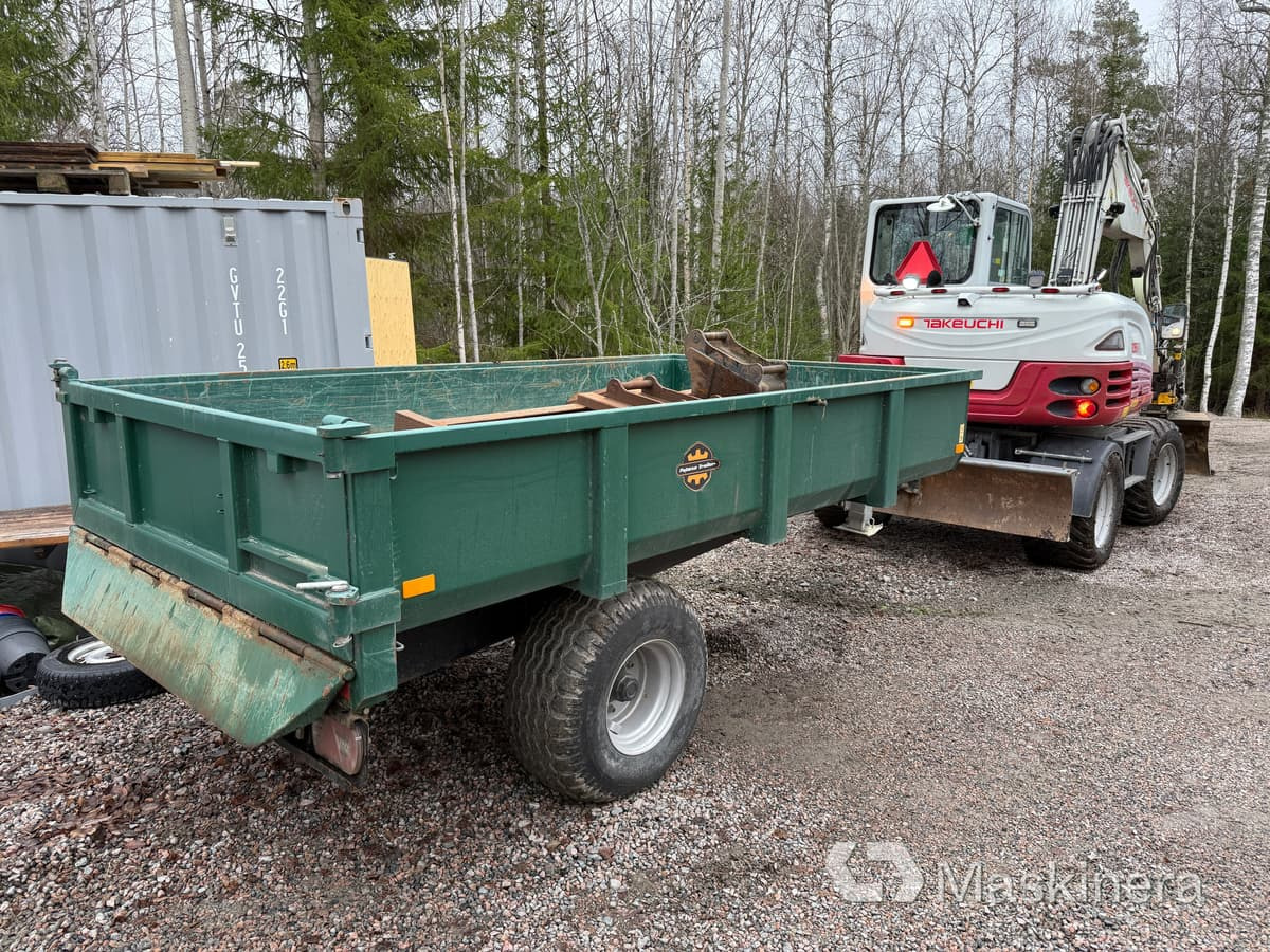 Hjulgrävare Takeuchi TB295W med vagn & redskap - Bager gusjeničar: slika Hjulgrävare Takeuchi TB295W med vagn & redskap - Bager gusjeničar Hjulgrävare Takeuchi TB295W med vagn & redskap - Bager gusjeničar: slika Hjulgrävare Takeuchi TB295W med vagn & redskap - Bager gusjeničar