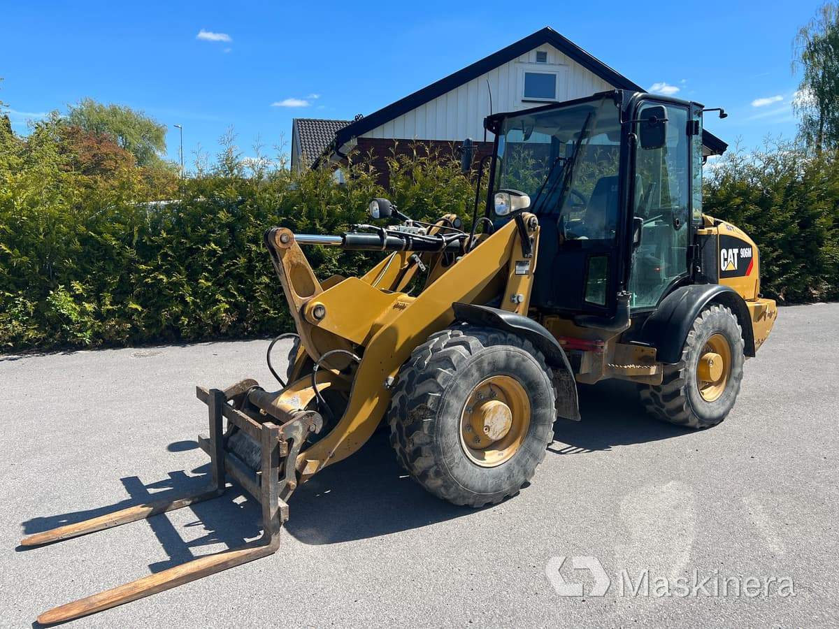 Hjullastare CAT 906M med redskap - Utovarivač na kotačima: slika Hjullastare CAT 906M med redskap - Utovarivač na kotačima Hjullastare CAT 906M med redskap - Utovarivač na kotačima: slika Hjullastare CAT 906M med redskap - Utovarivač na kotačima