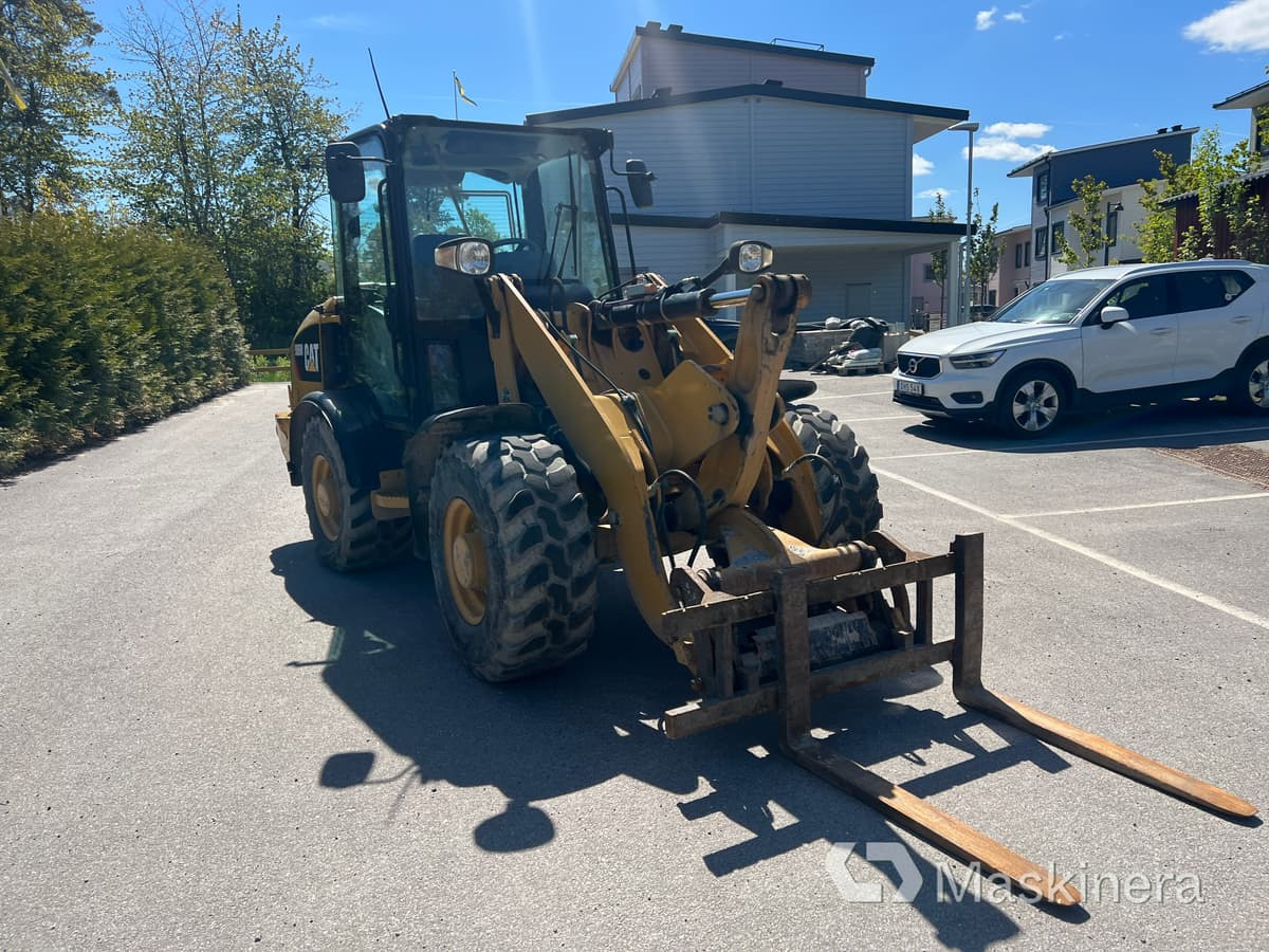 Hjullastare CAT 906M med redskap - Utovarivač na kotačima: slika Hjullastare CAT 906M med redskap - Utovarivač na kotačima Hjullastare CAT 906M med redskap - Utovarivač na kotačima: slika Hjullastare CAT 906M med redskap - Utovarivač na kotačima
