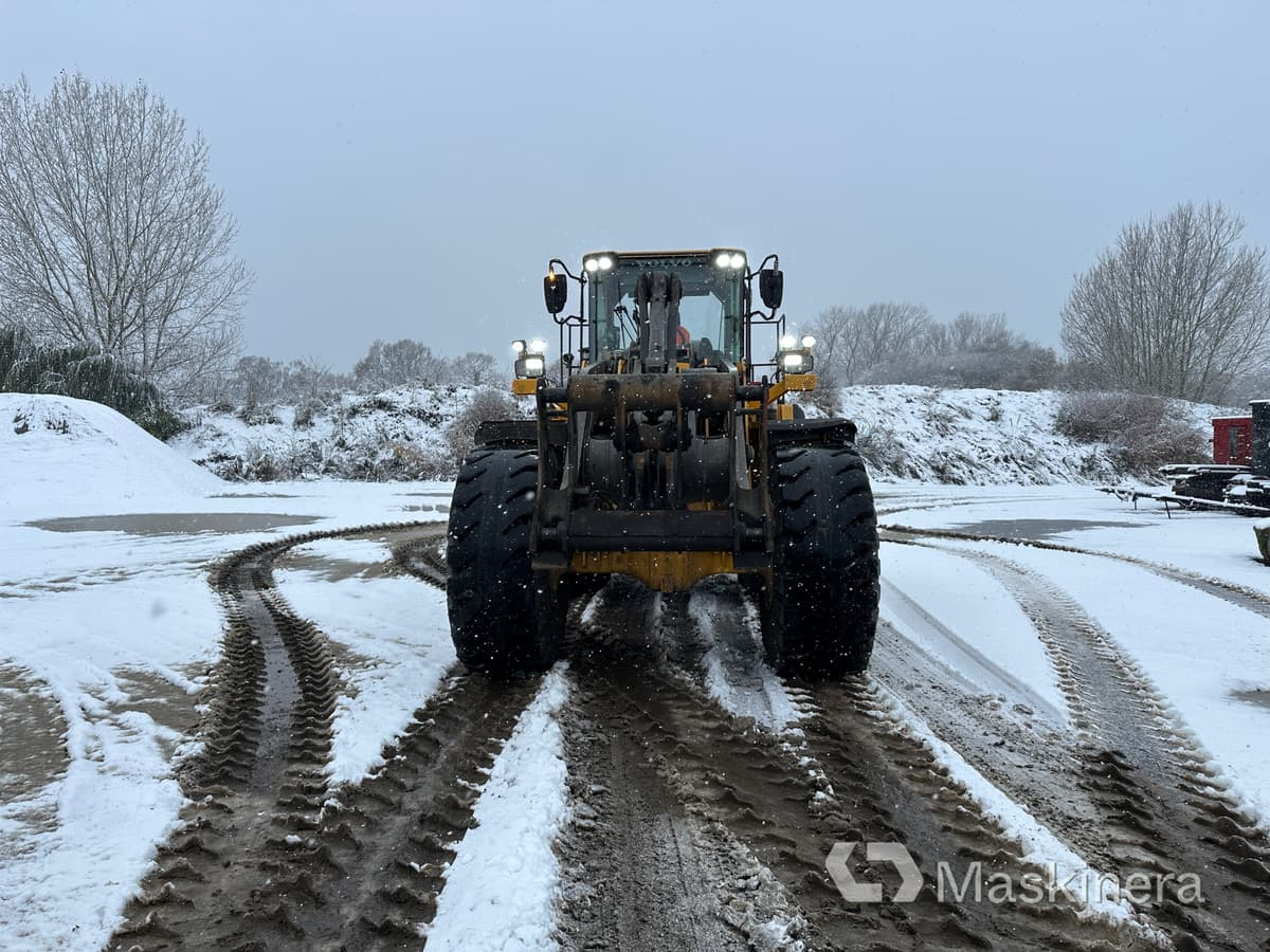 Hjullastare Volvo L180H - Utovarivač na kotačima: slika Hjullastare Volvo L180H - Utovarivač na kotačima Hjullastare Volvo L180H - Utovarivač na kotačima: slika Hjullastare Volvo L180H - Utovarivač na kotačima