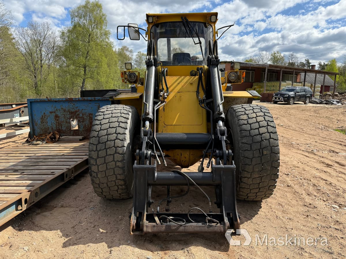 Hjullastare Volvo L90 - Utovarivač na kotačima: slika Hjullastare Volvo L90 - Utovarivač na kotačima Hjullastare Volvo L90 - Utovarivač na kotačima: slika Hjullastare Volvo L90 - Utovarivač na kotačima