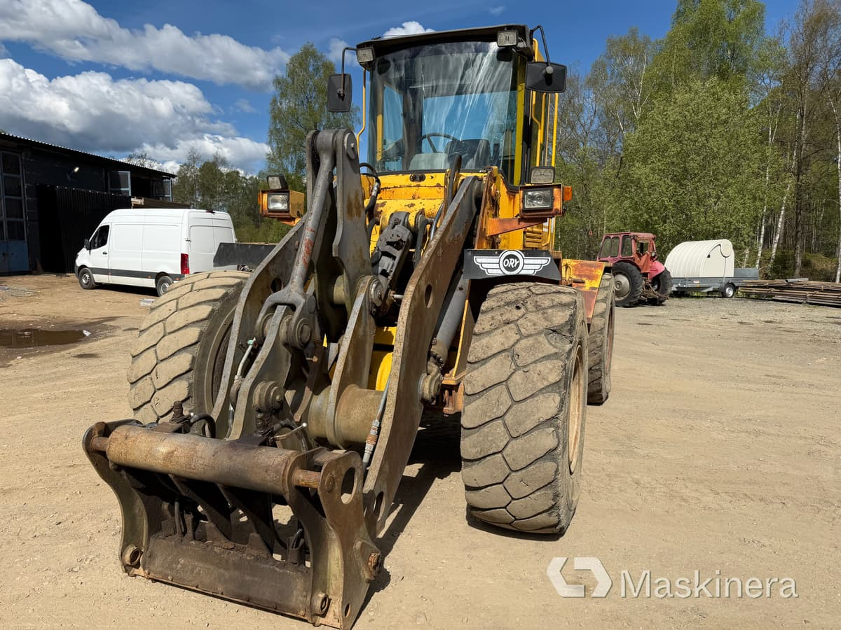 Hjullastare Volvo L90C - Utovarivač na kotačima: slika Hjullastare Volvo L90C - Utovarivač na kotačima Hjullastare Volvo L90C - Utovarivač na kotačima: slika Hjullastare Volvo L90C - Utovarivač na kotačima