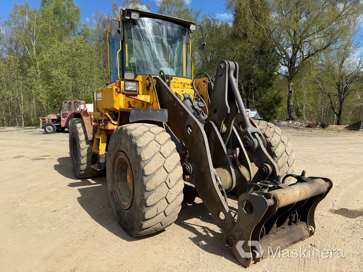 Hjullastare Volvo L90C - Utovarivač na kotačima: slika Hjullastare Volvo L90C - Utovarivač na kotačima Hjullastare Volvo L90C - Utovarivač na kotačima: slika Hjullastare Volvo L90C - Utovarivač na kotačima