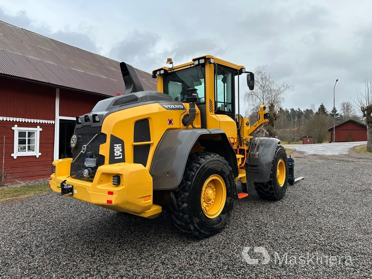Hjullastare Volvo L90H - Utovarivač na kotačima: slika Hjullastare Volvo L90H - Utovarivač na kotačima Hjullastare Volvo L90H - Utovarivač na kotačima: slika Hjullastare Volvo L90H - Utovarivač na kotačima