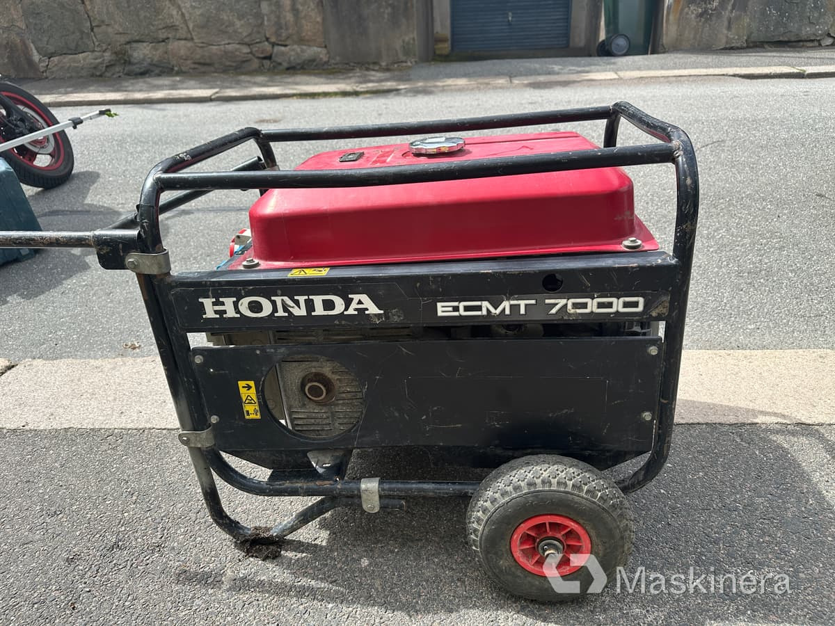 Honda ECMT 7000 Elverk Honda ECMT 7000 - Generatorski set: slika Honda ECMT 7000 Elverk Honda ECMT 7000 - Generatorski set Honda ECMT 7000 Elverk Honda ECMT 7000 - Generatorski set: slika Honda ECMT 7000 Elverk Honda ECMT 7000 - Generatorski set