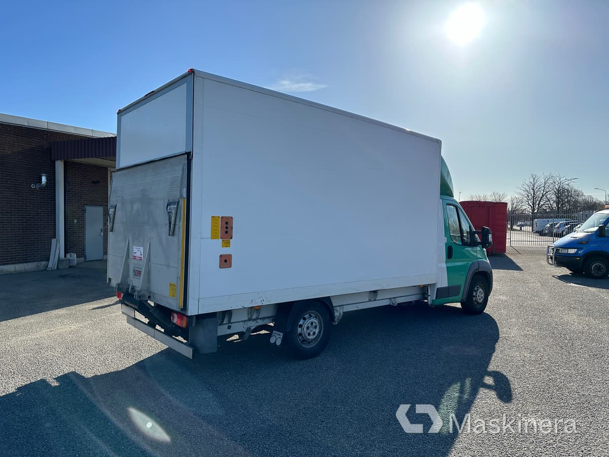 Lastbil Peugeot Boxer 2017 - Dostavno vozilo sa zatvorenim sandukom: slika Lastbil Peugeot Boxer 2017 - Dostavno vozilo sa zatvorenim sandukom Lastbil Peugeot Boxer 2017 - Dostavno vozilo sa zatvorenim sandukom: slika Lastbil Peugeot Boxer 2017 - Dostavno vozilo sa zatvorenim sandukom