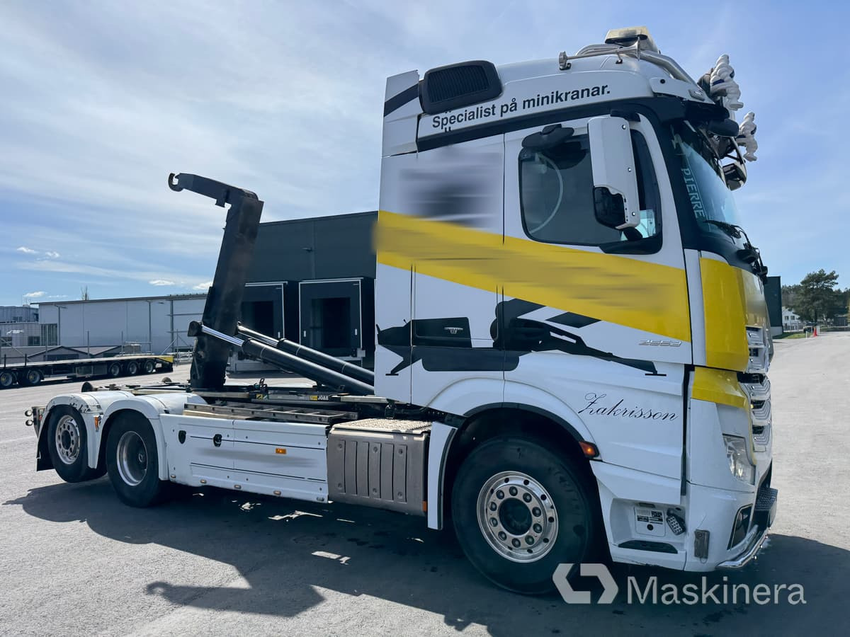 Lastväxlare Mercedes-Benz Actros - Kamion s kukastom dizalicom: slika Lastväxlare Mercedes-Benz Actros - Kamion s kukastom dizalicom Lastväxlare Mercedes-Benz Actros - Kamion s kukastom dizalicom: slika Lastväxlare Mercedes-Benz Actros - Kamion s kukastom dizalicom