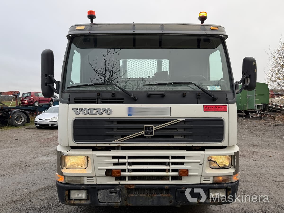 Lastväxlare Volvo FM12 6X2 - Kamion s kukastom dizalicom: slika Lastväxlare Volvo FM12 6X2 - Kamion s kukastom dizalicom Lastväxlare Volvo FM12 6X2 - Kamion s kukastom dizalicom: slika Lastväxlare Volvo FM12 6X2 - Kamion s kukastom dizalicom